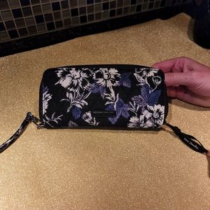 Vera Bradley RFID wristlet wallet
